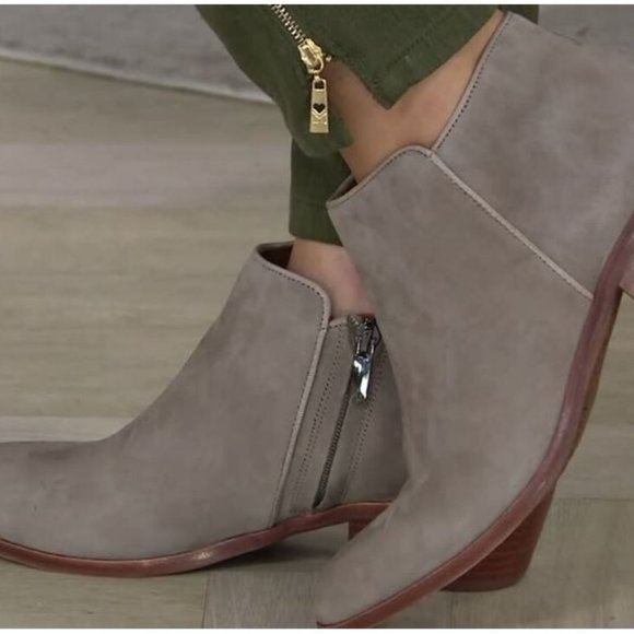 Sam Edelman Women's Petty Ankle Bootie - Picture 1 of 4